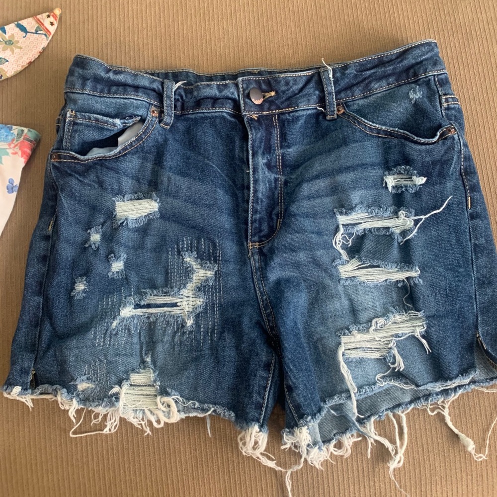 Size 13 cute shorts